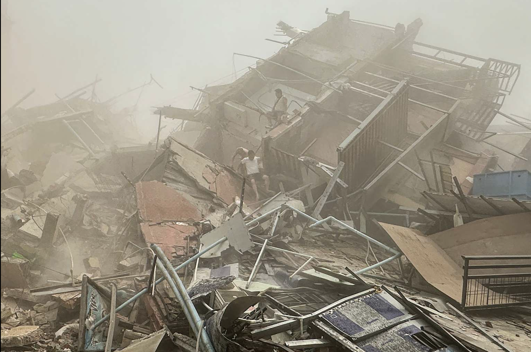 Vídeo em tempo real mostra a Terra se partindo durante terremoto histórico em Mianmar