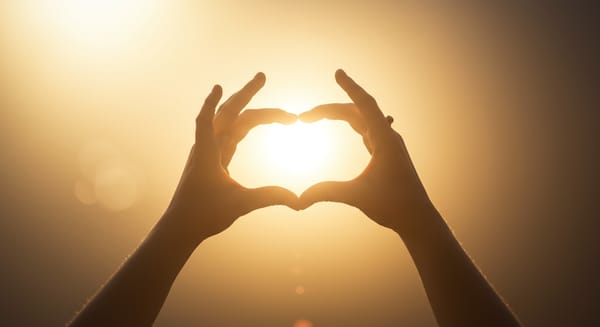 Frases de Deus de Amor: Mensagens para Inspirar e Tocar o Coração