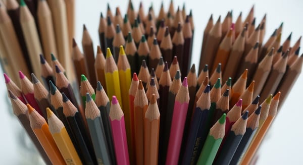 Guia Definitivo: Como Escolher o Kit de Lápis de Cor Ideal para Você
